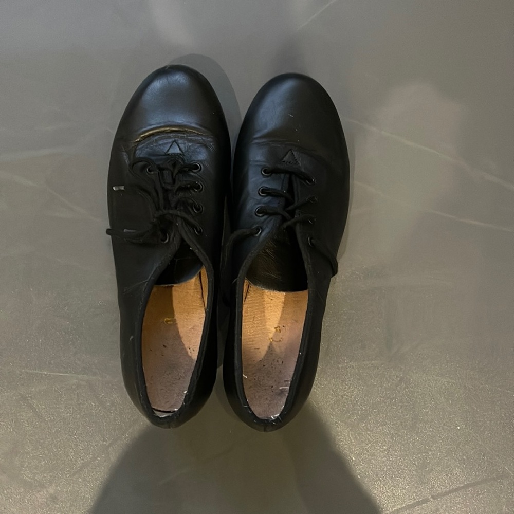 Tap shoes